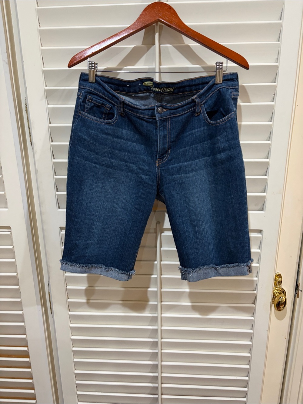 Old Navy Sweetheart denim Bermuda Shorts.Size 10